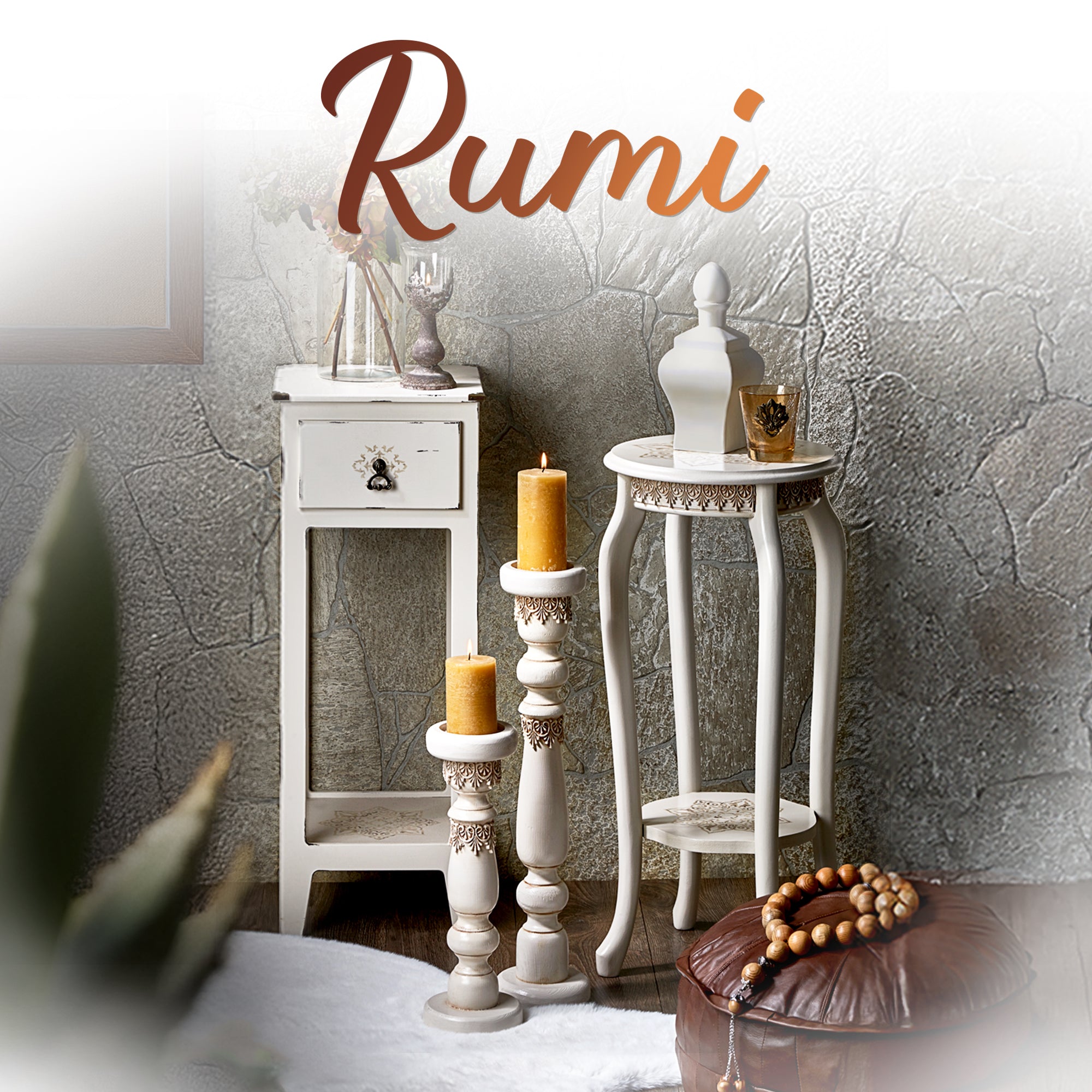 Rumi Koleksiyonu oymalı krem renkli dekoratif sehpa ve mumluklu klasik mobilya dekorasyonu