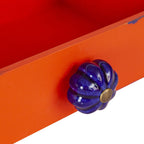 Bohem Turuncu Çekmece canlı rengiyle dekorasyonda dikkat çeken çekmece