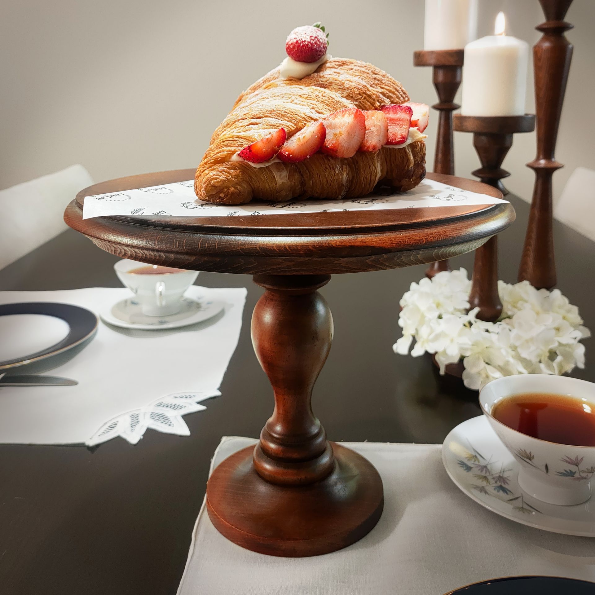 Elit masif sunumluk ahşap pasta ve tatlı sunumu için dekoratif servis standı